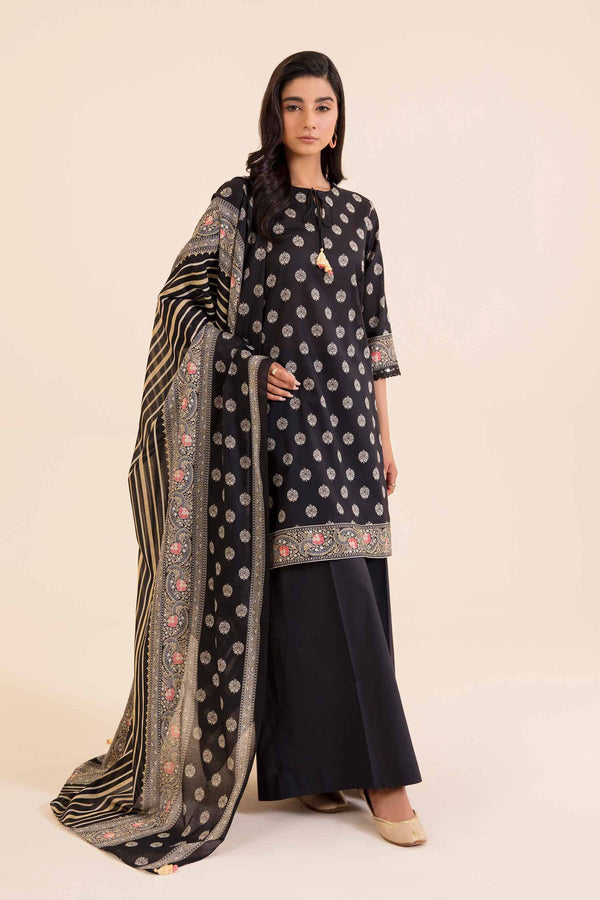 online ladies Pakistani suits in UAE