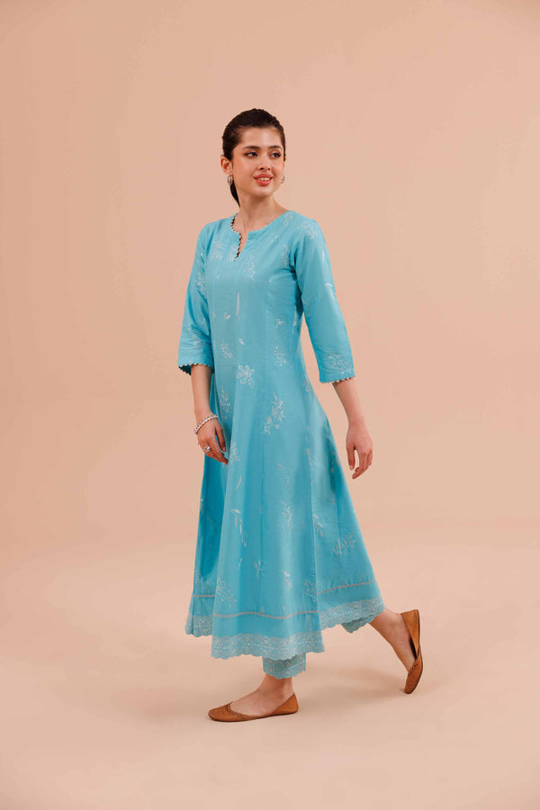 pakistani traditional suits for women in UAE