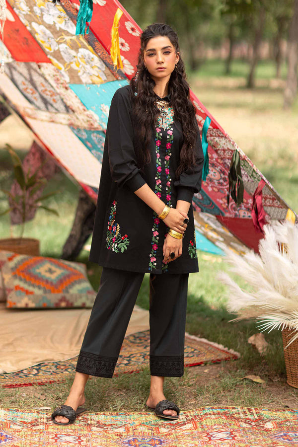 Online Embroidered Suits Pakistani in UAE