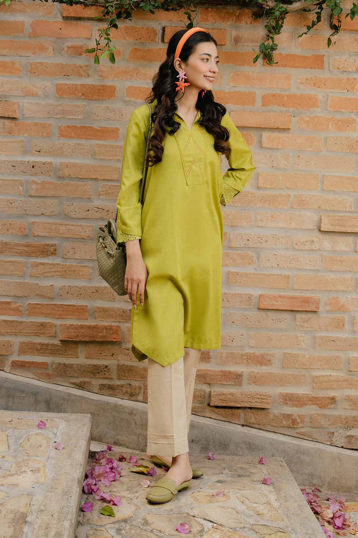 Pakistani Ready-to-Wear Salwar Kameez in UAE