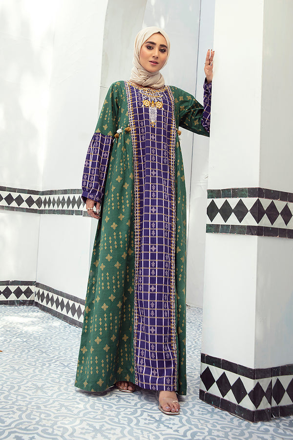 DE21-09-Embroidered Center & Side Paneled Fustaan-1PC